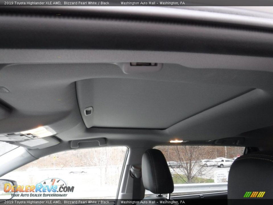 2019 Toyota Highlander XLE AWD Blizzard Pearl White / Black Photo #16
