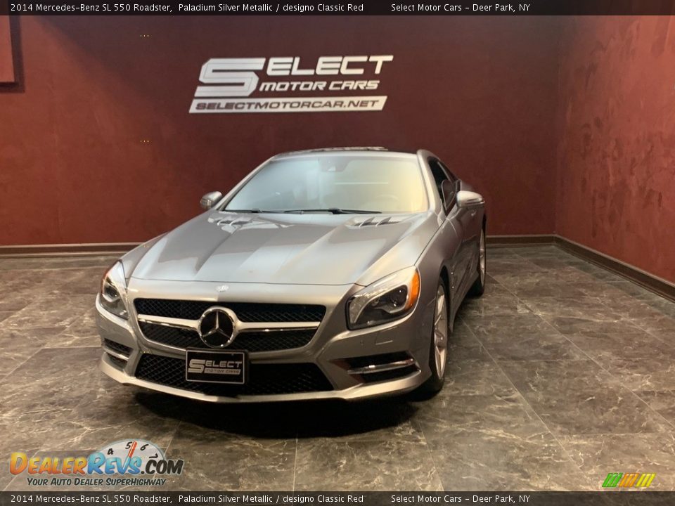 2014 Mercedes-Benz SL 550 Roadster Paladium Silver Metallic / designo Classic Red Photo #2