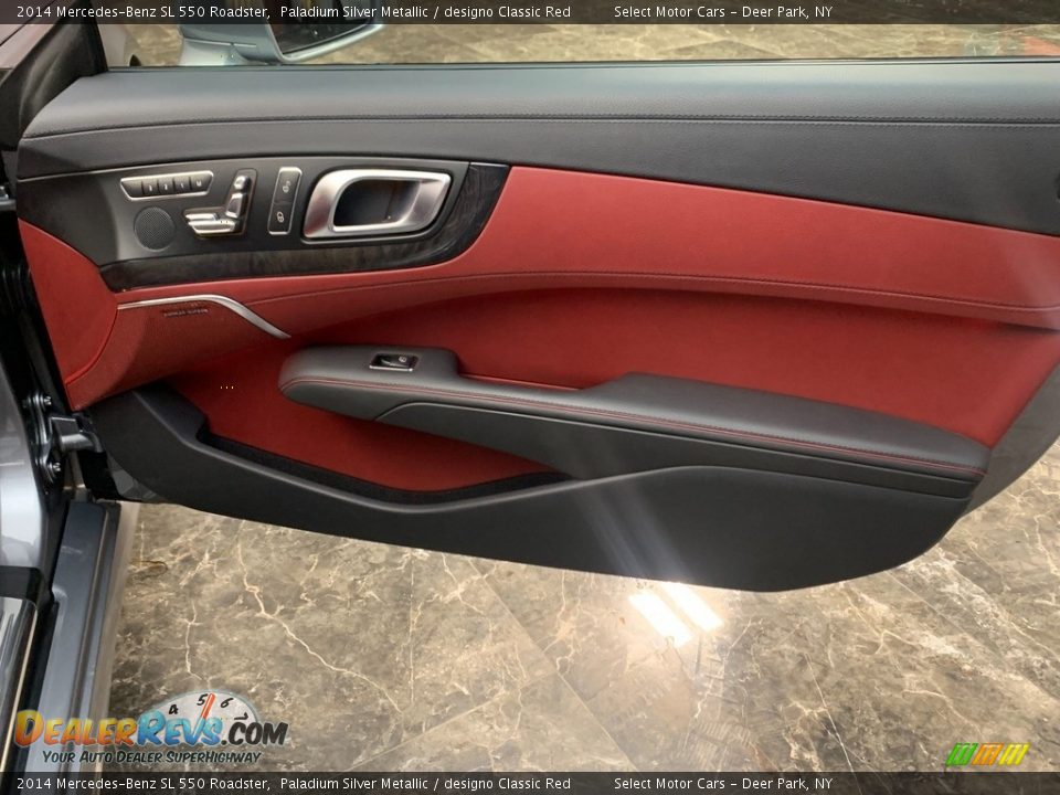 2014 Mercedes-Benz SL 550 Roadster Paladium Silver Metallic / designo Classic Red Photo #18