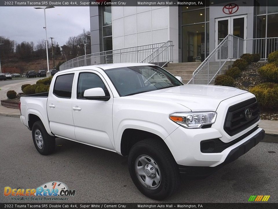 Front 3/4 View of 2022 Toyota Tacoma SR5 Double Cab 4x4 Photo #1