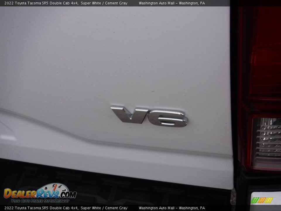 2022 Toyota Tacoma SR5 Double Cab 4x4 Super White / Cement Gray Photo #11