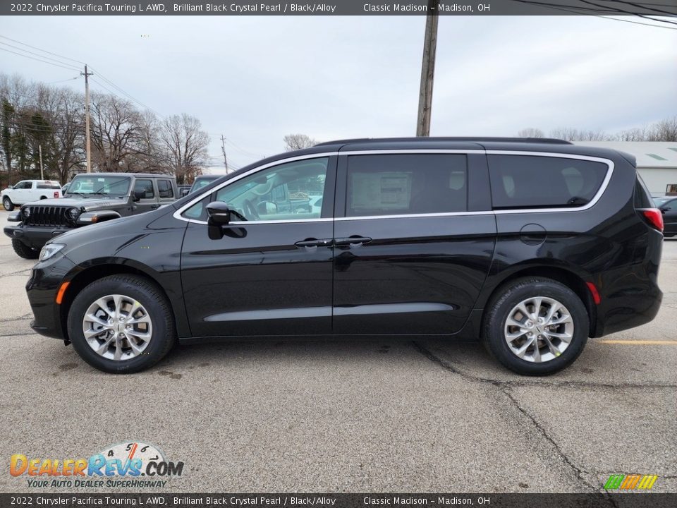 2022 Chrysler Pacifica Touring L AWD Brilliant Black Crystal Pearl / Black/Alloy Photo #9
