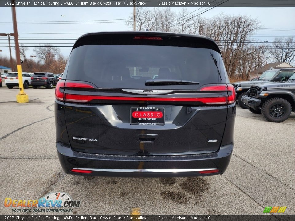 2022 Chrysler Pacifica Touring L AWD Brilliant Black Crystal Pearl / Black/Alloy Photo #11