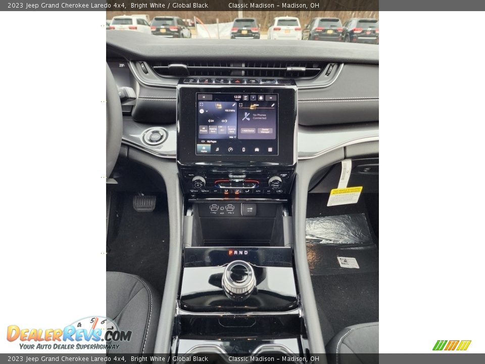 2023 Jeep Grand Cherokee Laredo 4x4 Bright White / Global Black Photo #6