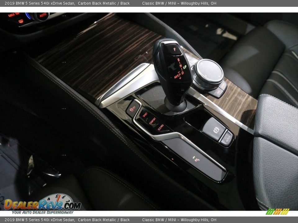 2019 BMW 5 Series 540i xDrive Sedan Shifter Photo #15