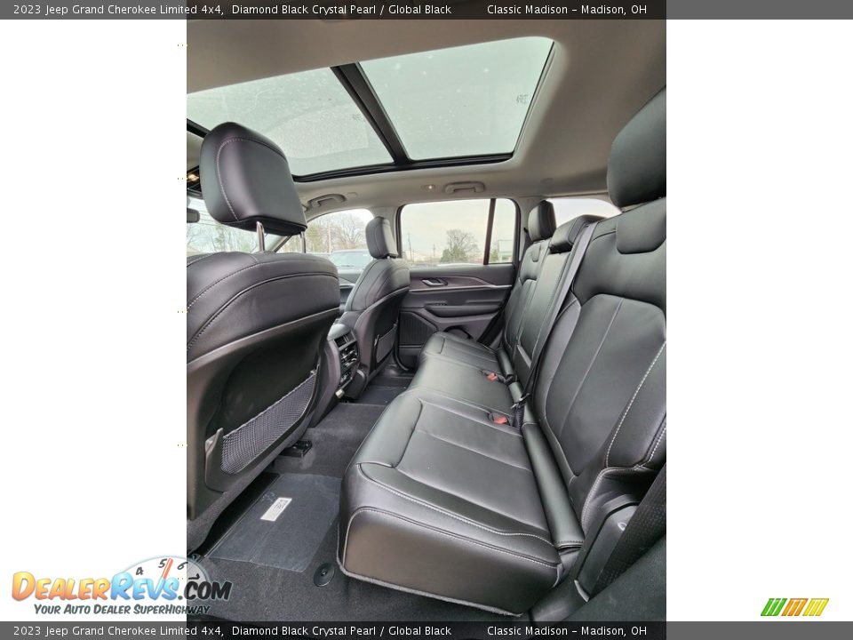 2023 Jeep Grand Cherokee Limited 4x4 Diamond Black Crystal Pearl / Global Black Photo #3