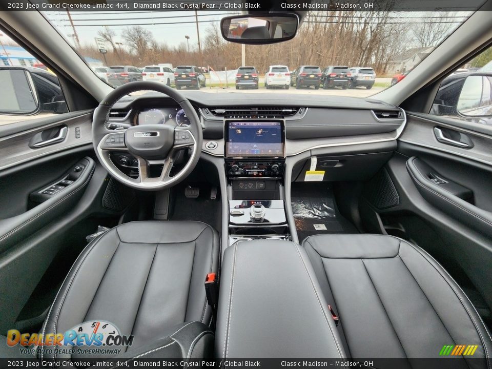 2023 Jeep Grand Cherokee Limited 4x4 Diamond Black Crystal Pearl / Global Black Photo #4