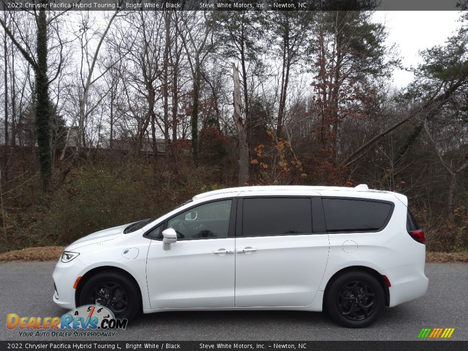 Bright White 2022 Chrysler Pacifica Hybrid Touring L Photo #1