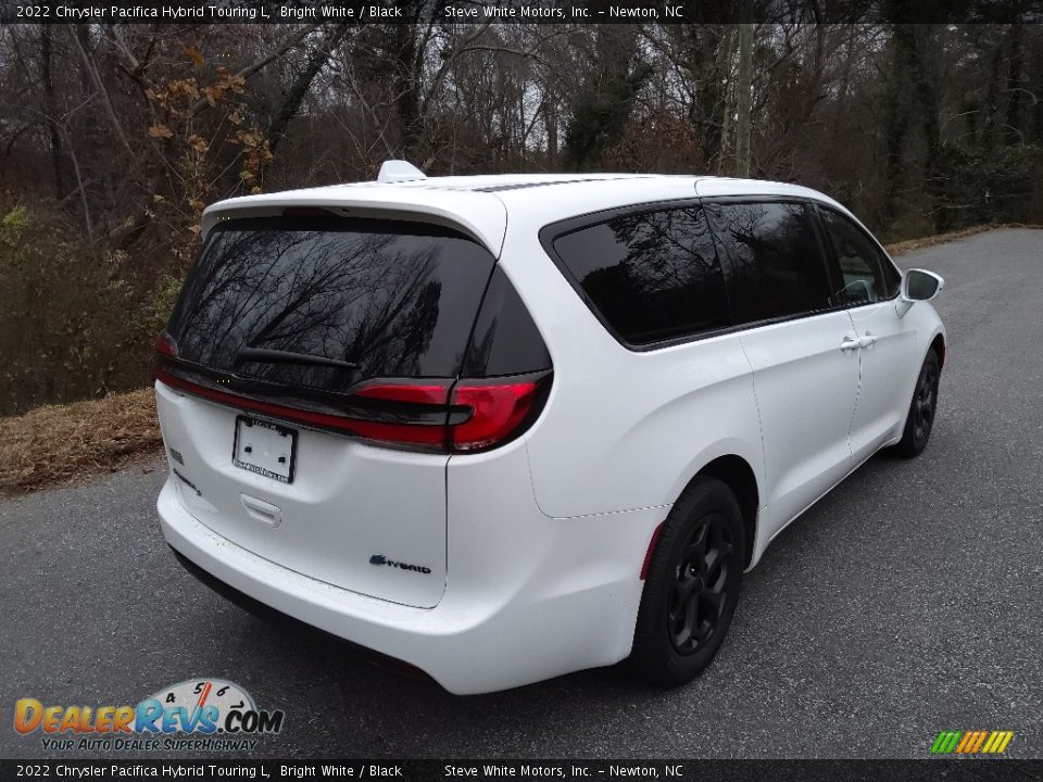 2022 Chrysler Pacifica Hybrid Touring L Bright White / Black Photo #7