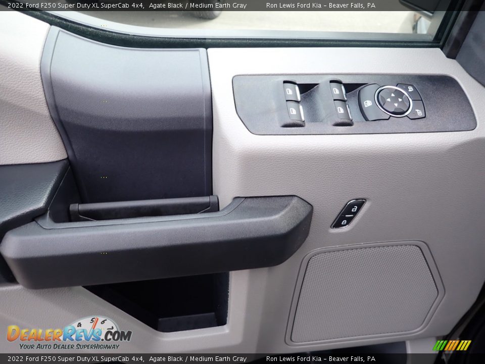 Door Panel of 2022 Ford F250 Super Duty XL SuperCab 4x4 Photo #15