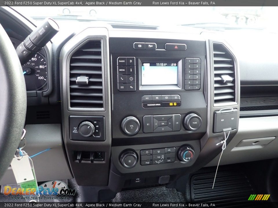 Controls of 2022 Ford F250 Super Duty XL SuperCab 4x4 Photo #17