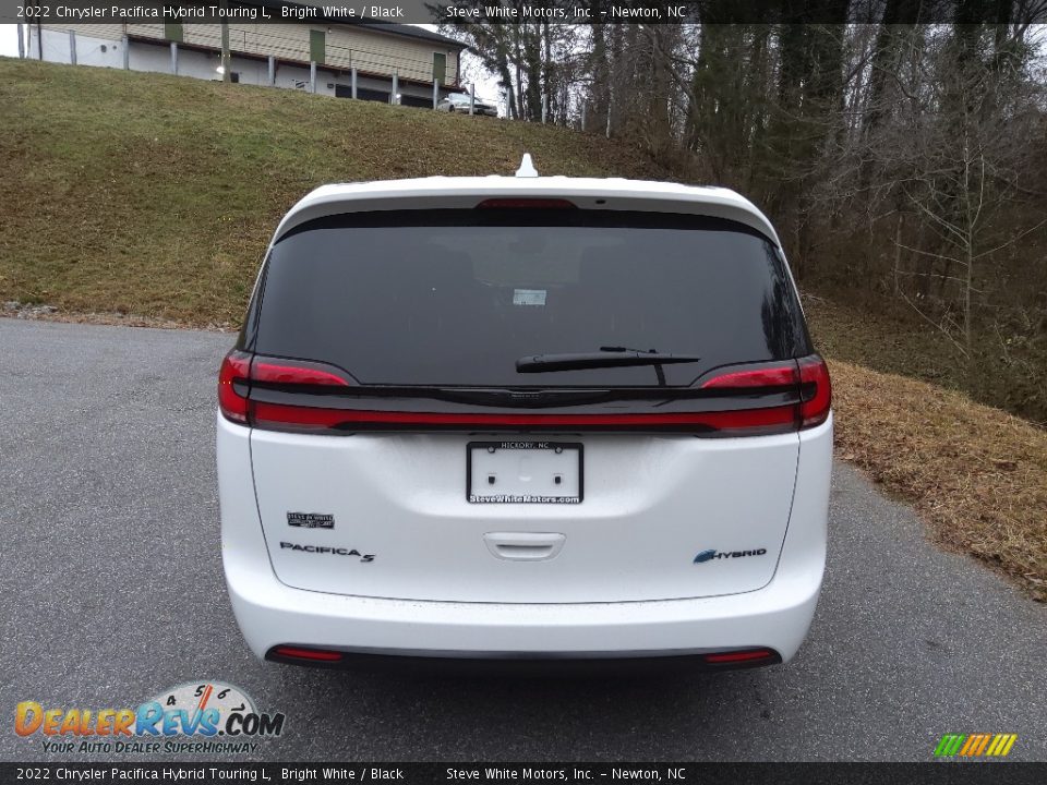 2022 Chrysler Pacifica Hybrid Touring L Bright White / Black Photo #9