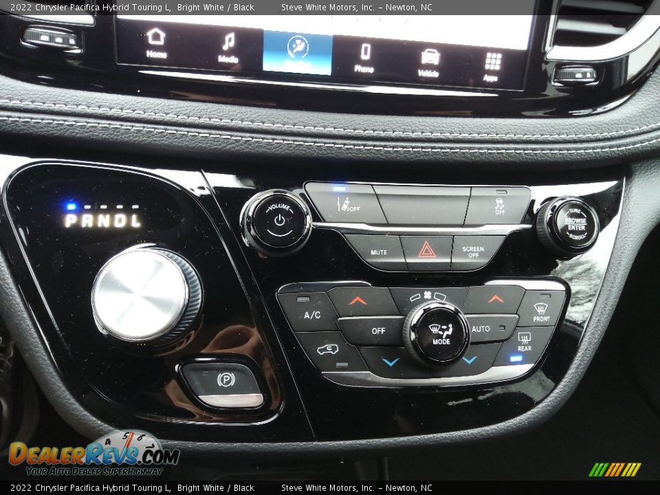 Controls of 2022 Chrysler Pacifica Hybrid Touring L Photo #28