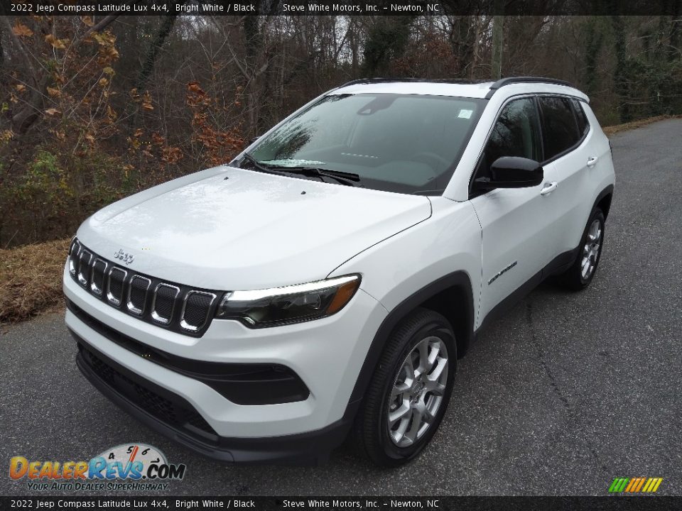 2022 Jeep Compass Latitude Lux 4x4 Bright White / Black Photo #2