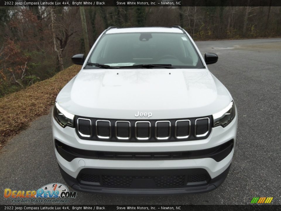 2022 Jeep Compass Latitude Lux 4x4 Bright White / Black Photo #3