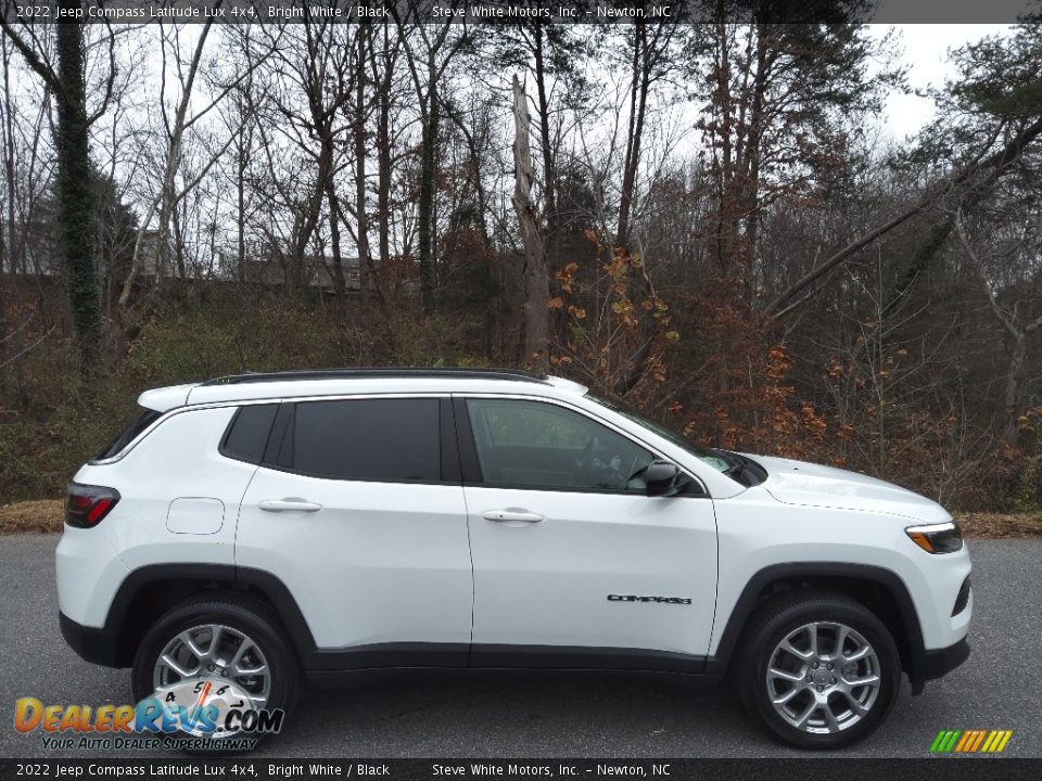 2022 Jeep Compass Latitude Lux 4x4 Bright White / Black Photo #5