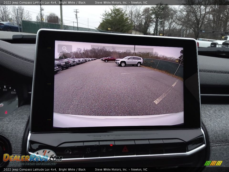 2022 Jeep Compass Latitude Lux 4x4 Bright White / Black Photo #23