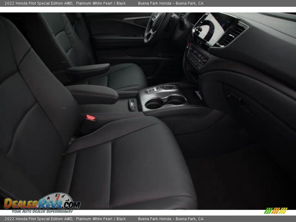 2022 Honda Pilot Special Edition AWD Platinum White Pearl / Black Photo #32