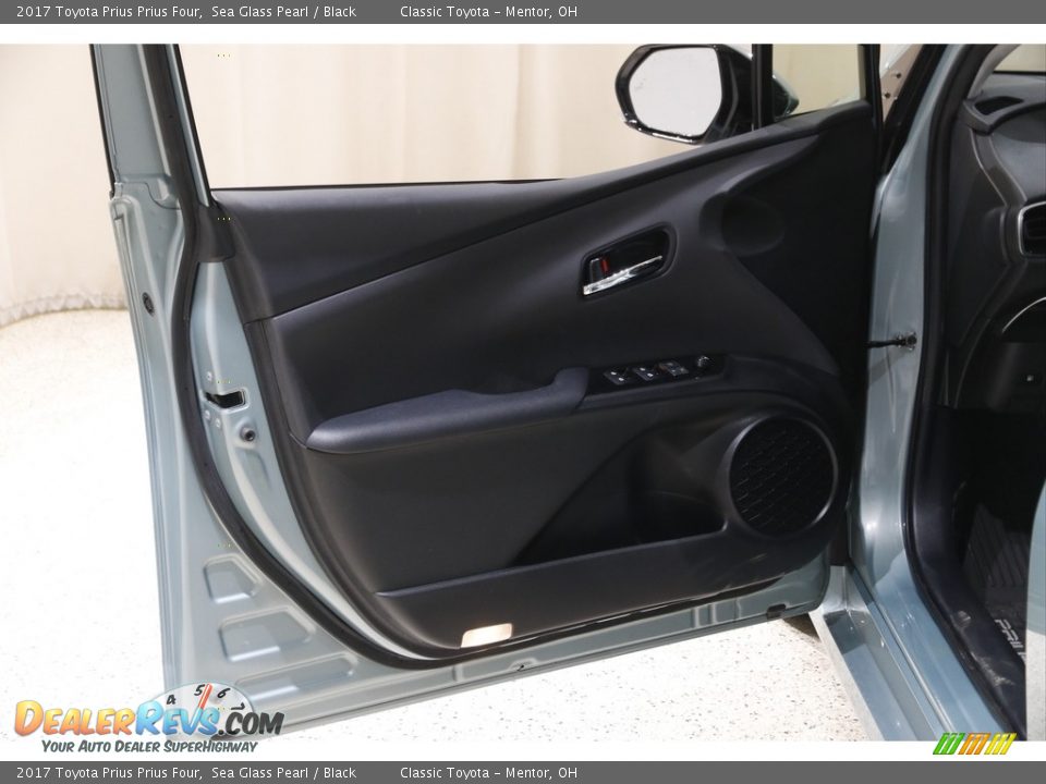 2017 Toyota Prius Prius Four Sea Glass Pearl / Black Photo #4