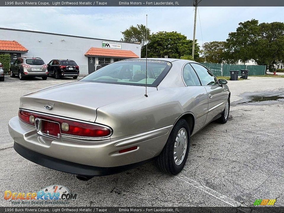 1996 Buick Riviera Coupe Light Driftwood Metallic / Taupe Photo #6