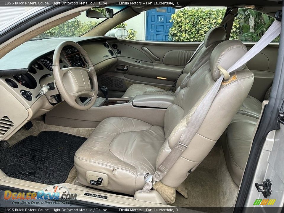 Front Seat of 1996 Buick Riviera Coupe Photo #8