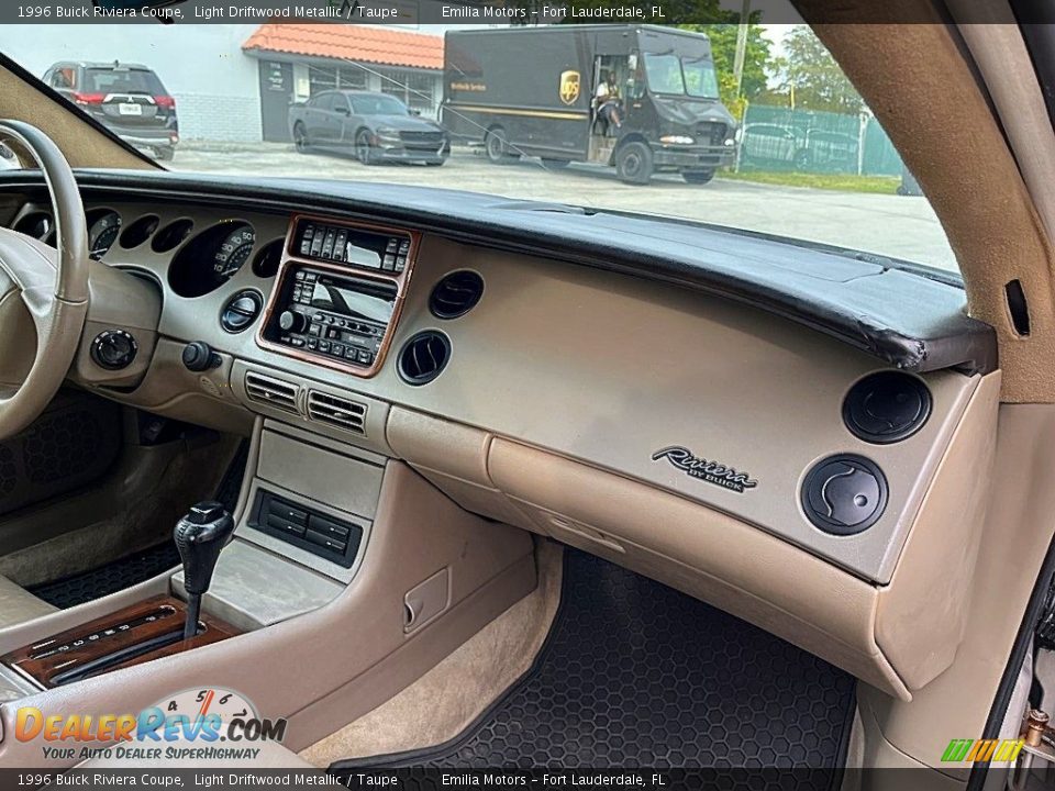 1996 Buick Riviera Coupe Light Driftwood Metallic / Taupe Photo #16