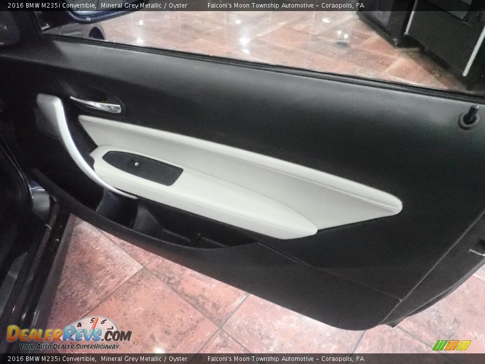 Door Panel of 2016 BMW M235i Convertible Photo #15