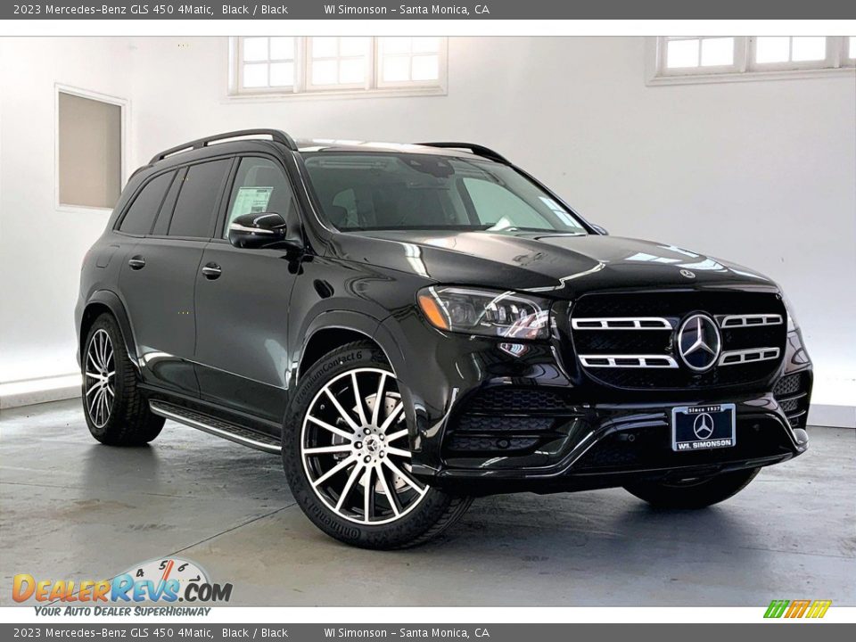 Front 3/4 View of 2023 Mercedes-Benz GLS 450 4Matic Photo #12