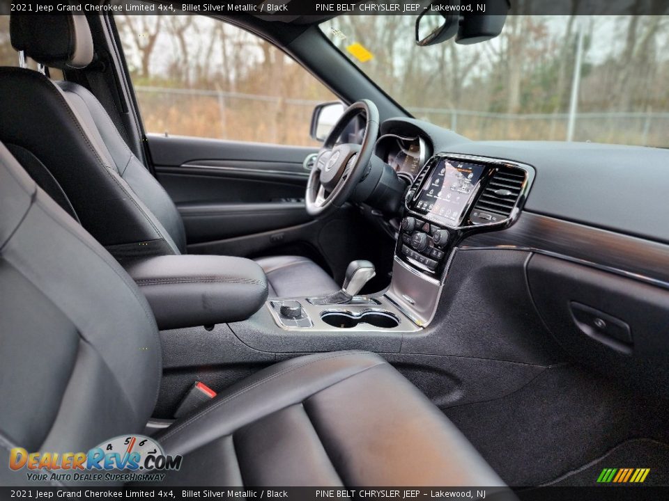 Dashboard of 2021 Jeep Grand Cherokee Limited 4x4 Photo #27