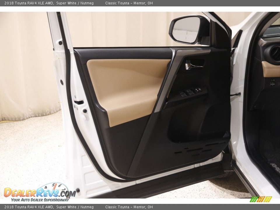 2018 Toyota RAV4 XLE AWD Super White / Nutmeg Photo #4