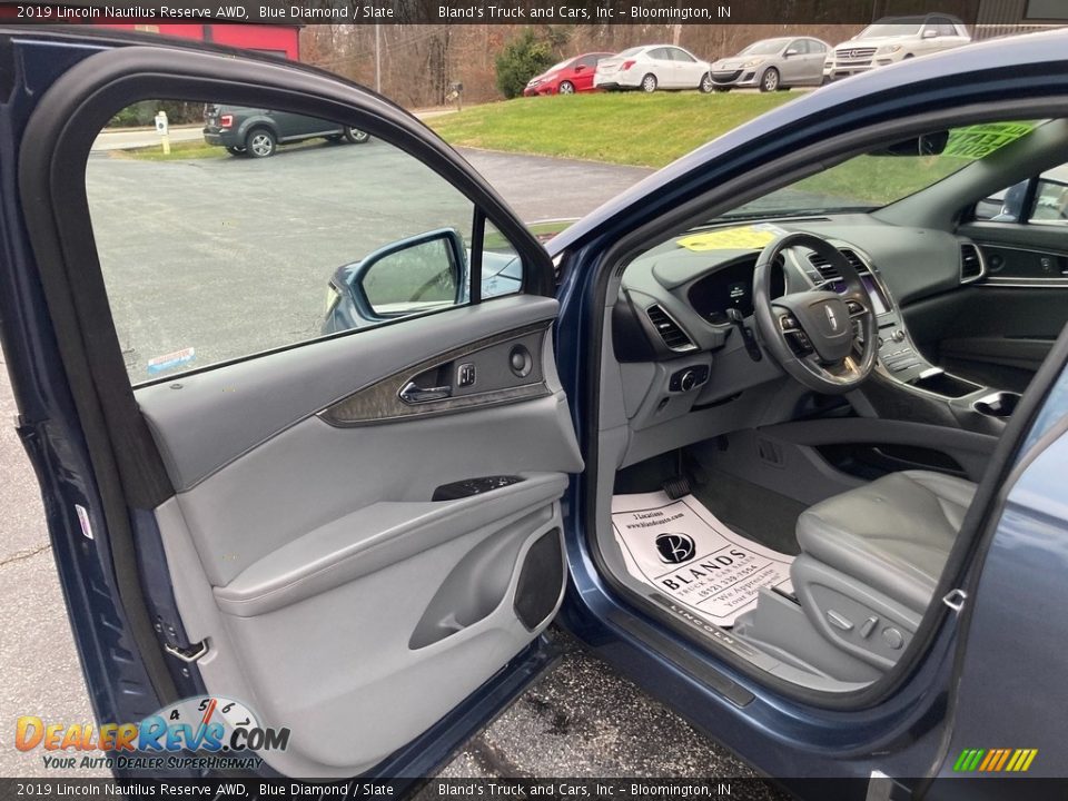 Front Seat of 2019 Lincoln Nautilus Reserve AWD Photo #11