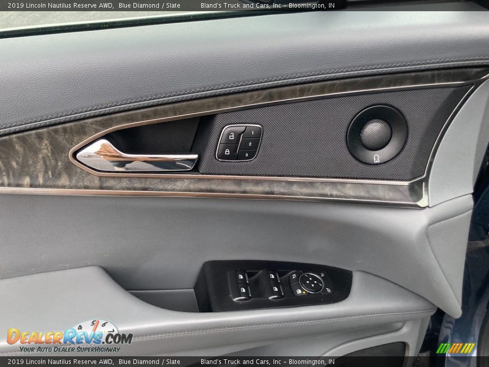 Door Panel of 2019 Lincoln Nautilus Reserve AWD Photo #12