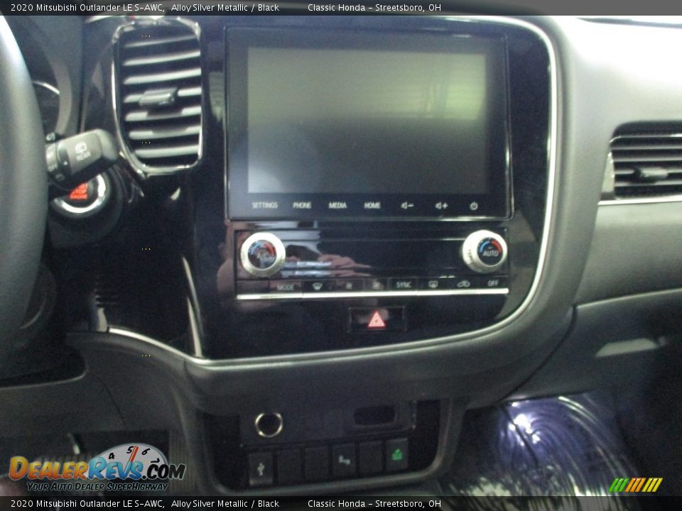 2020 Mitsubishi Outlander LE S-AWC Alloy Silver Metallic / Black Photo #20