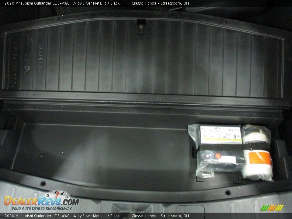 2020 Mitsubishi Outlander LE S-AWC Alloy Silver Metallic / Black Photo #27