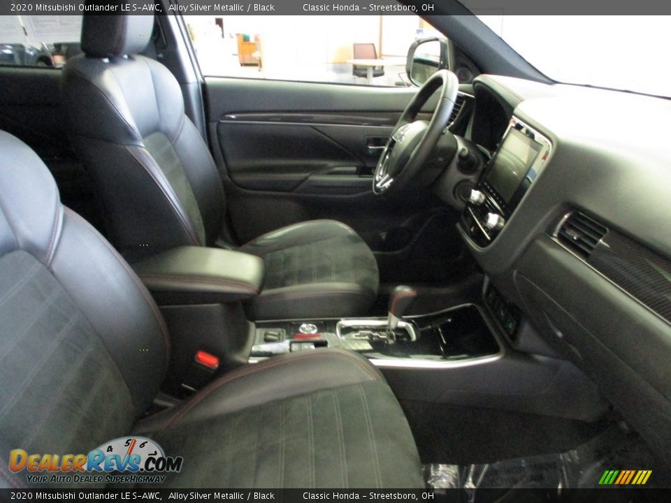 2020 Mitsubishi Outlander LE S-AWC Alloy Silver Metallic / Black Photo #33