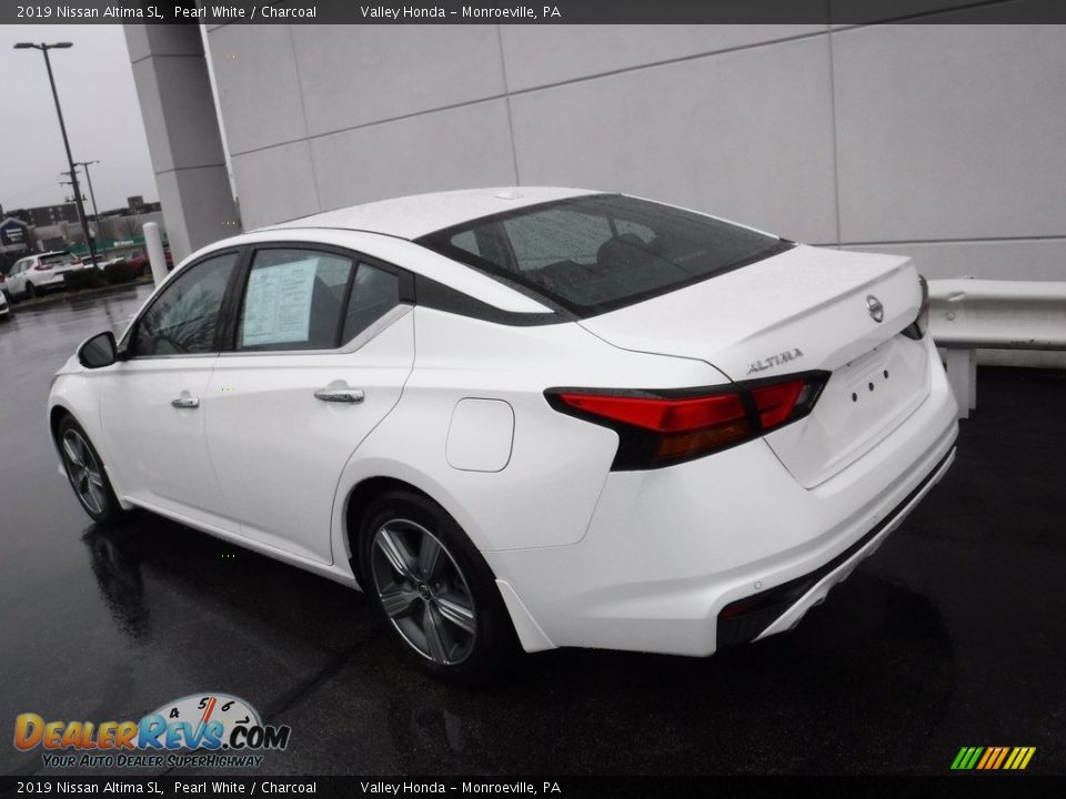 2019 Nissan Altima SL Pearl White / Charcoal Photo #10