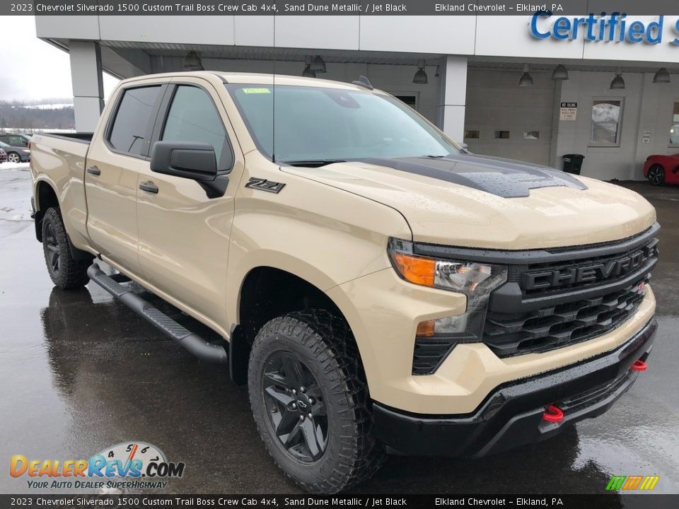 Sand Dune Metallic 2023 Chevrolet Silverado 1500 Custom Trail Boss Crew Cab 4x4 Photo #3