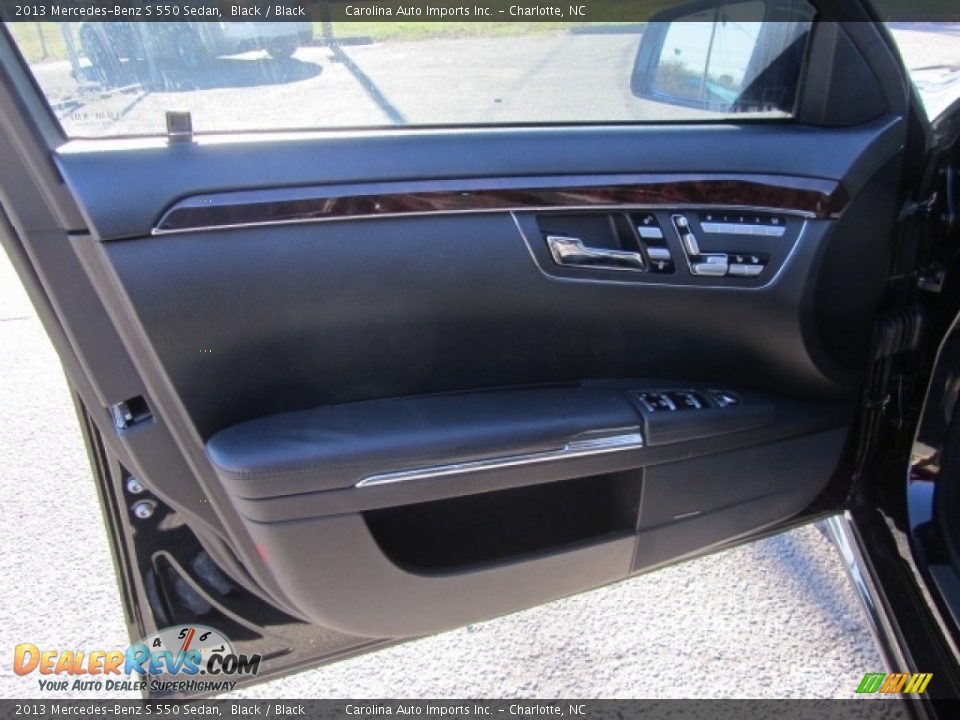 2013 Mercedes-Benz S 550 Sedan Black / Black Photo #18