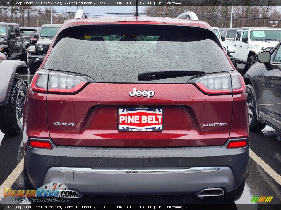 2021 Jeep Cherokee Limited 4x4 Velvet Red Pearl / Black Photo #8