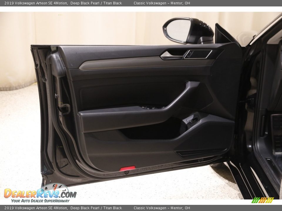 Door Panel of 2019 Volkswagen Arteon SE 4Motion Photo #4