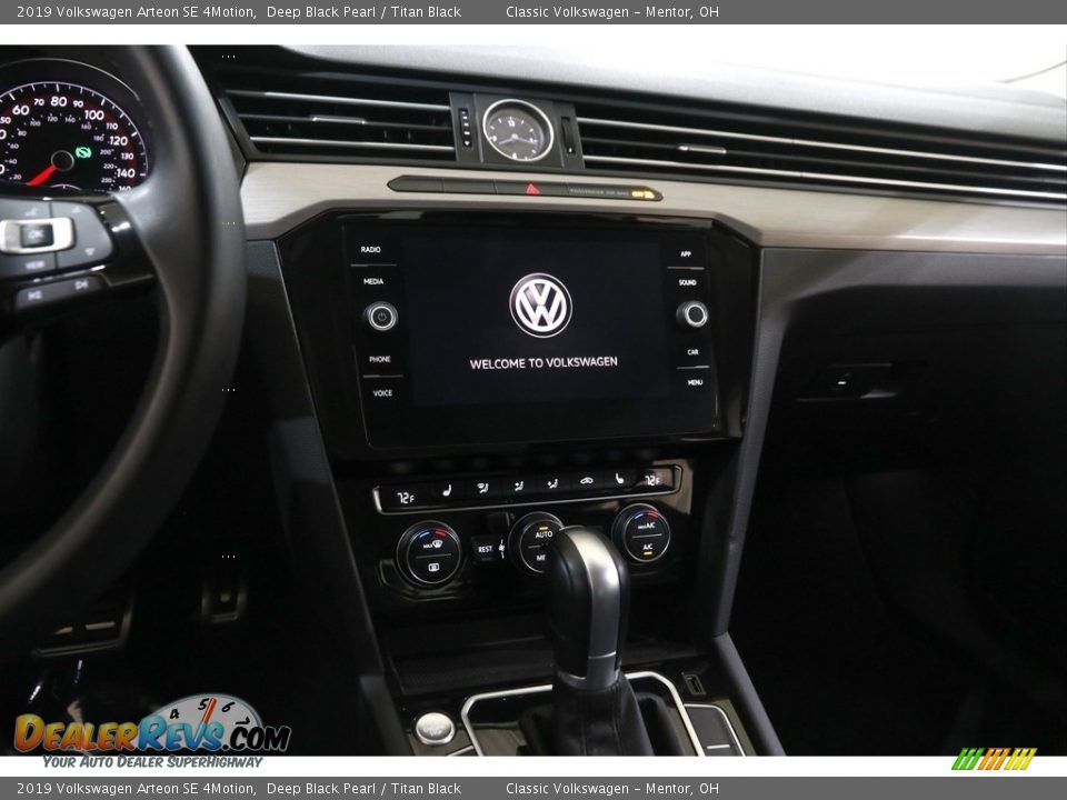 Controls of 2019 Volkswagen Arteon SE 4Motion Photo #9