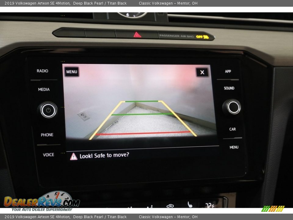 Controls of 2019 Volkswagen Arteon SE 4Motion Photo #12