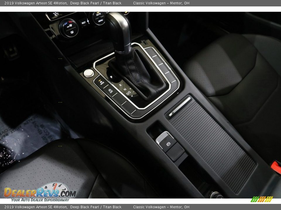 2019 Volkswagen Arteon SE 4Motion Shifter Photo #14