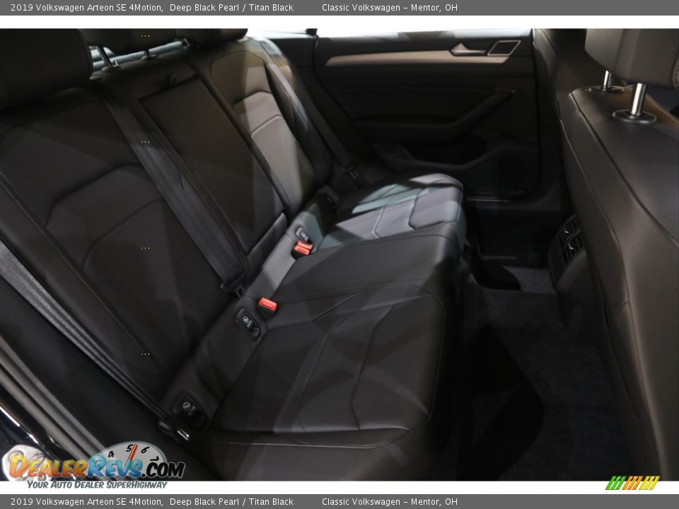 Rear Seat of 2019 Volkswagen Arteon SE 4Motion Photo #17