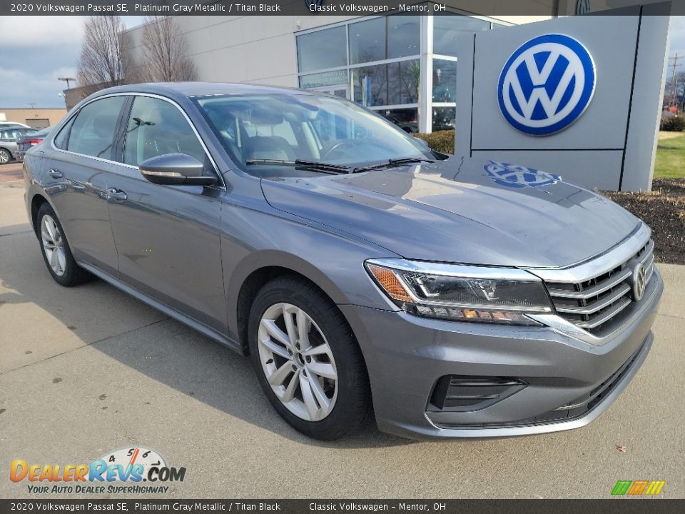 Front 3/4 View of 2020 Volkswagen Passat SE Photo #1