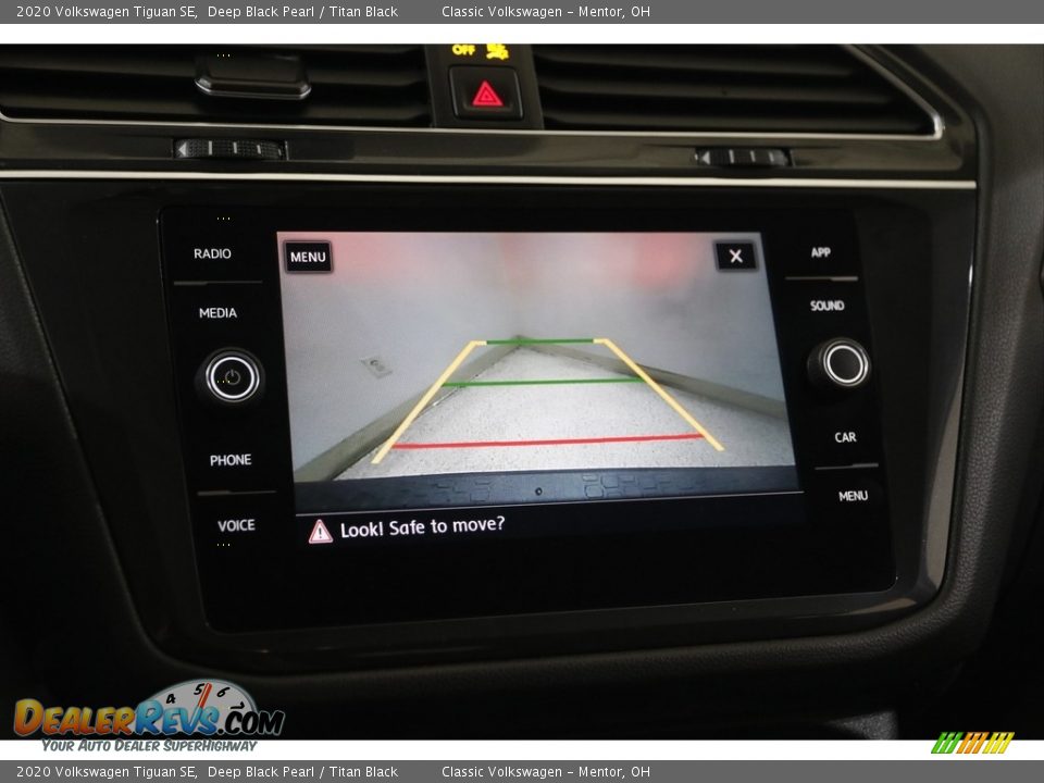 Controls of 2020 Volkswagen Tiguan SE Photo #12