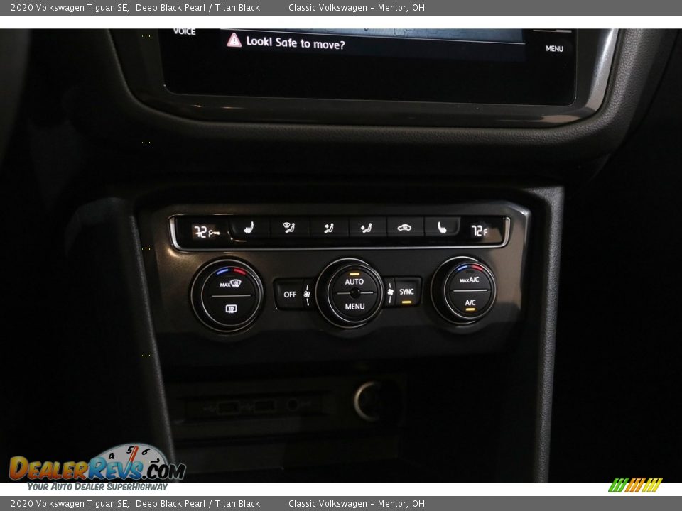 Controls of 2020 Volkswagen Tiguan SE Photo #13