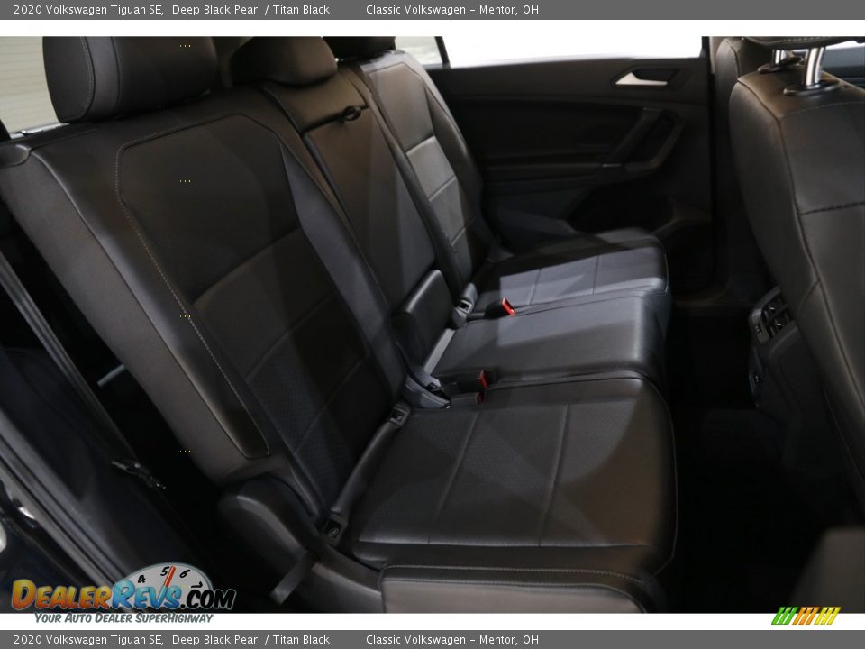 Rear Seat of 2020 Volkswagen Tiguan SE Photo #16