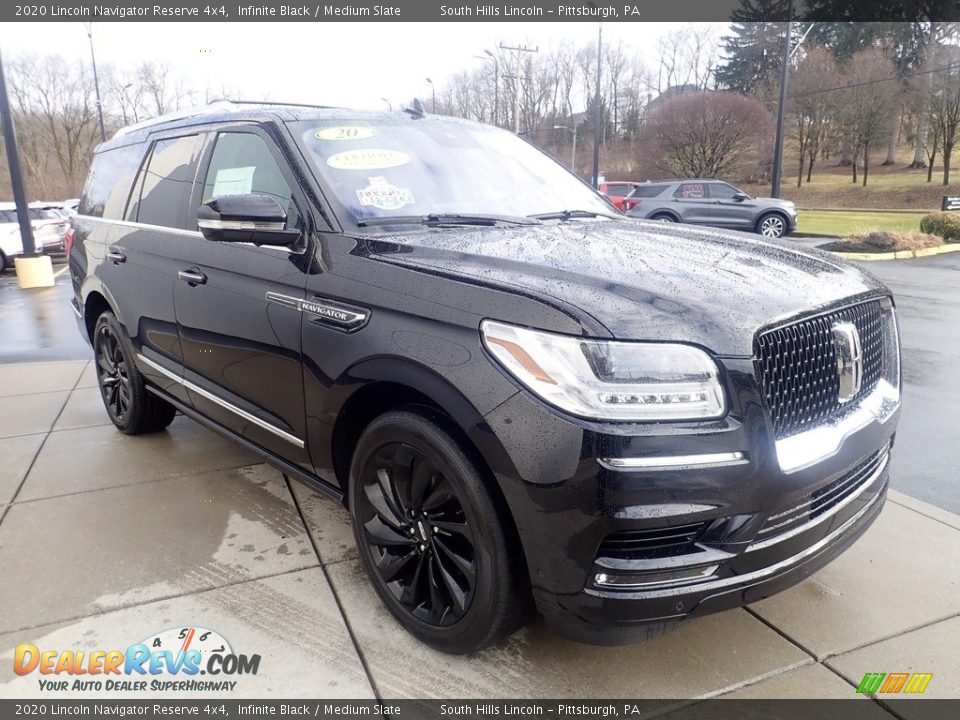 Front 3/4 View of 2020 Lincoln Navigator Reserve 4x4 Photo #8