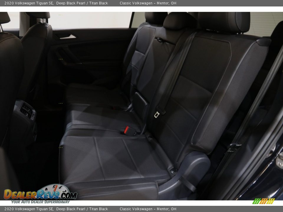 Rear Seat of 2020 Volkswagen Tiguan SE Photo #17